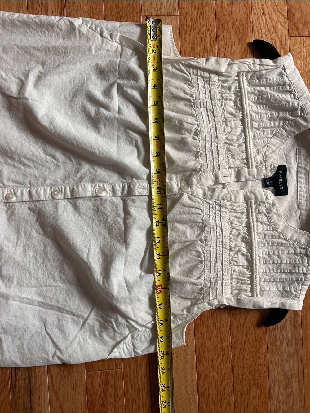 Evereve White Sleeveless Pintuck & Smocked Button-Front Top - Picture 3 of 5